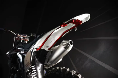 m8_classictricolor_v1_13