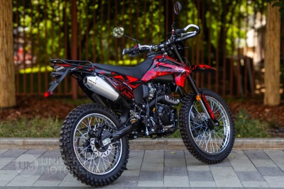 1052177213871-sx1620x912g422179